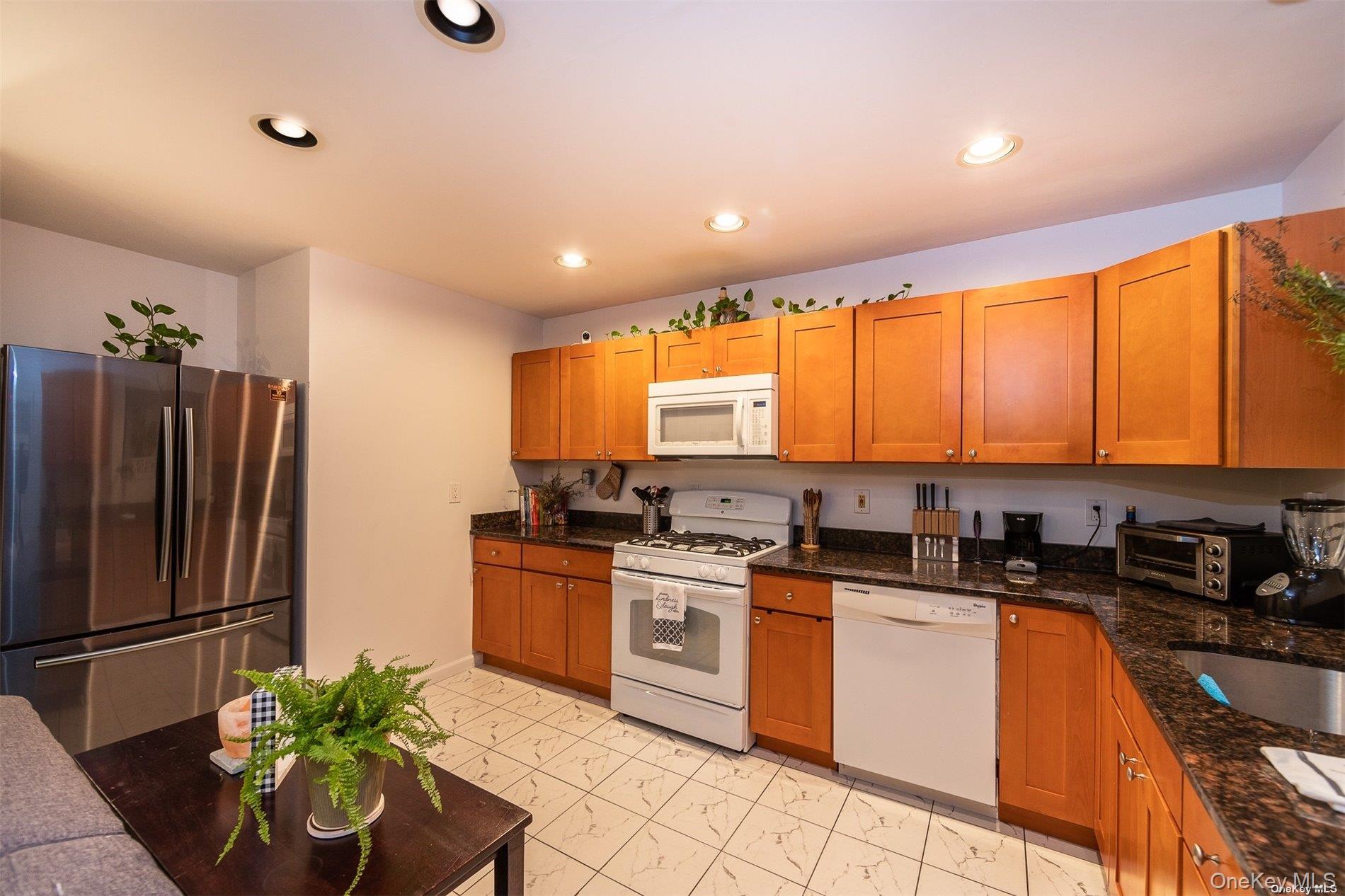 680 W Beech Street, Unit B photo 6