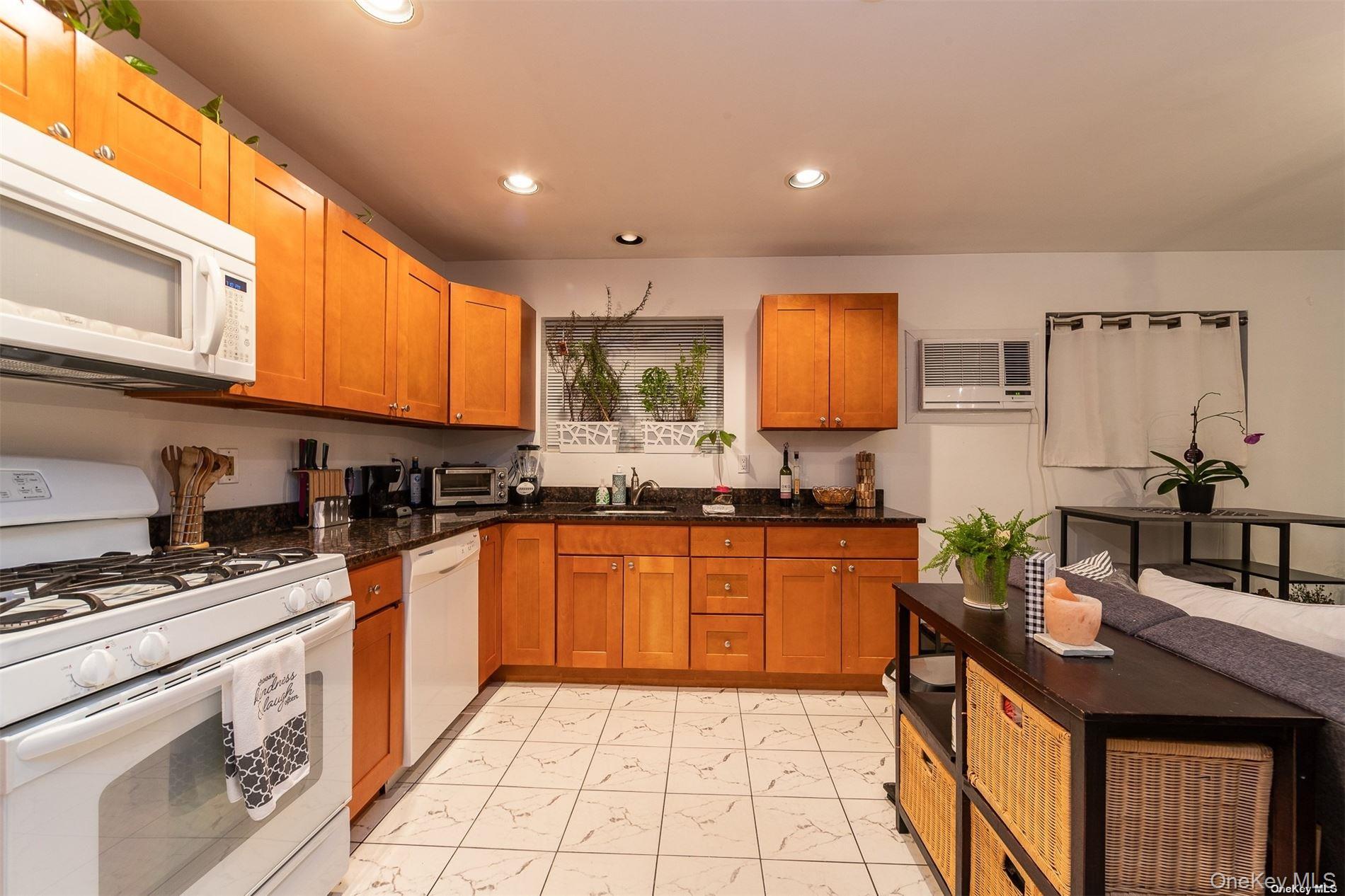 680 W Beech Street, Unit B photo 5