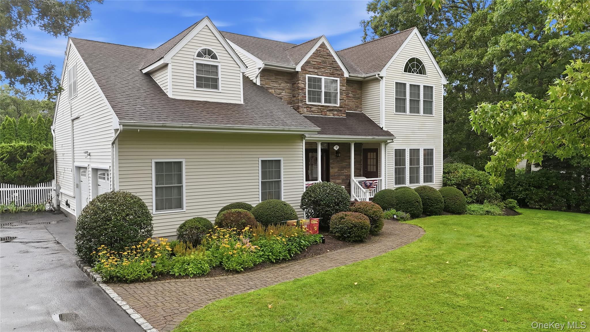 4 Wood Hollow Drive – For Sale photo 2