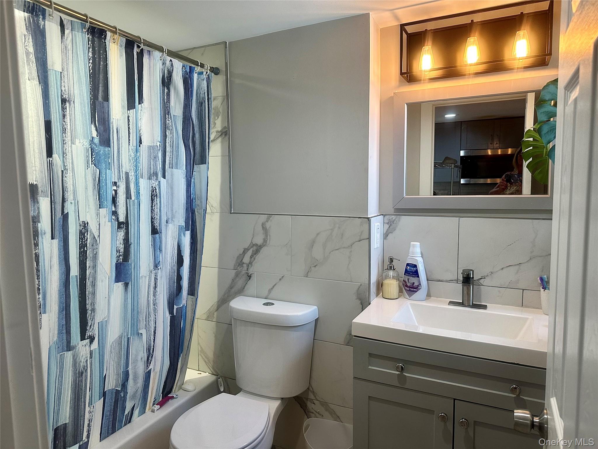 372 Verplanck Avenue, Unit 1 photo 10