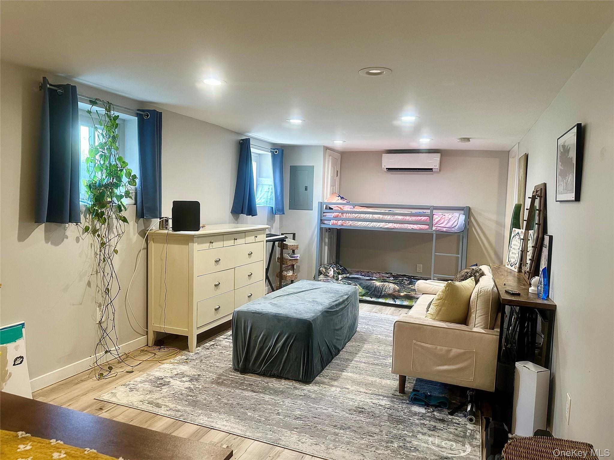 372 Verplanck Avenue, Unit 1 photo 5