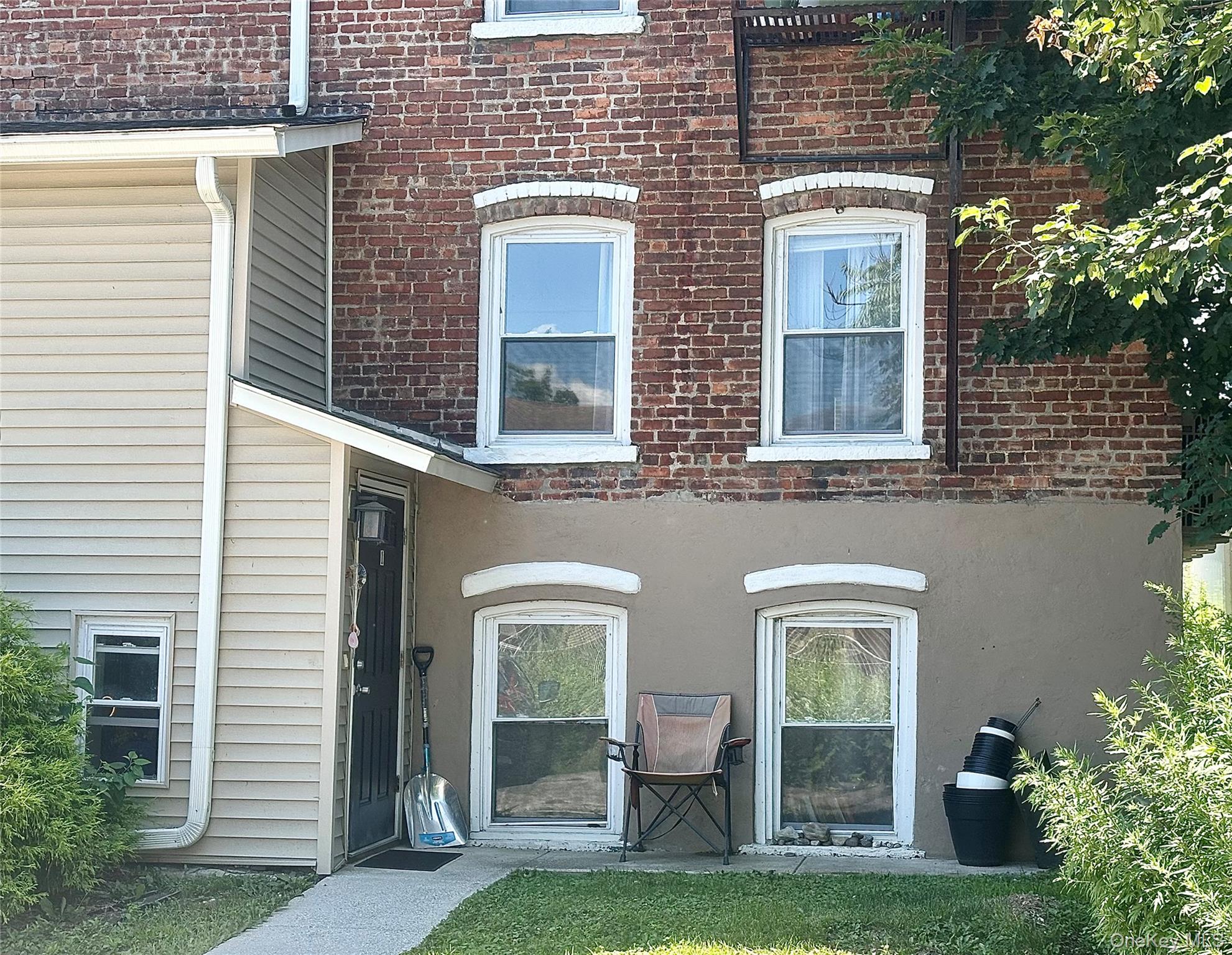 372 Verplanck Avenue, Unit 1 photo 2