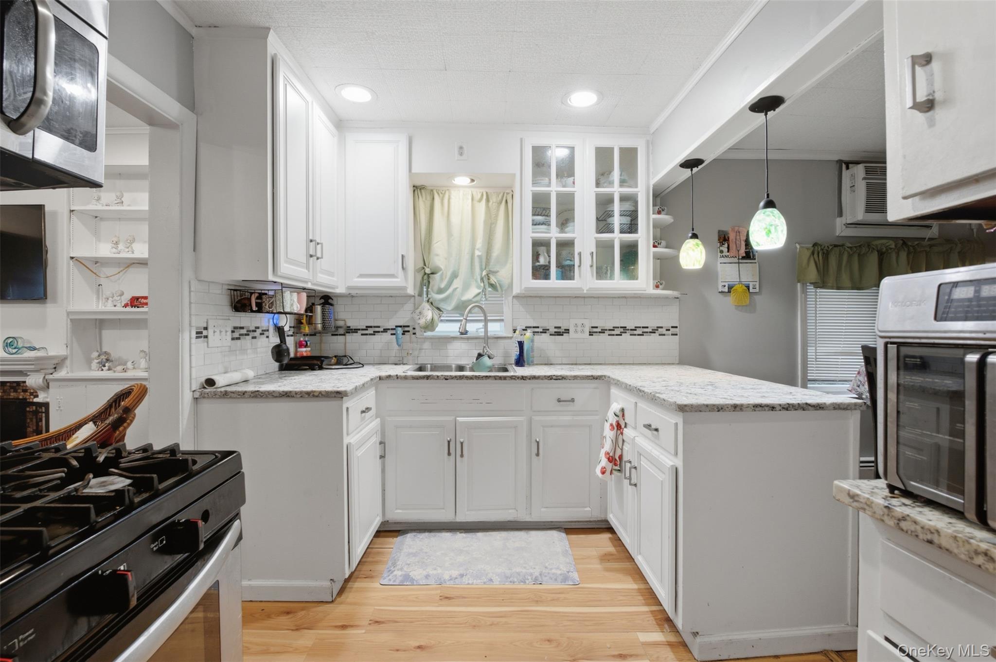 88 Becker Street – For Sale photo 6