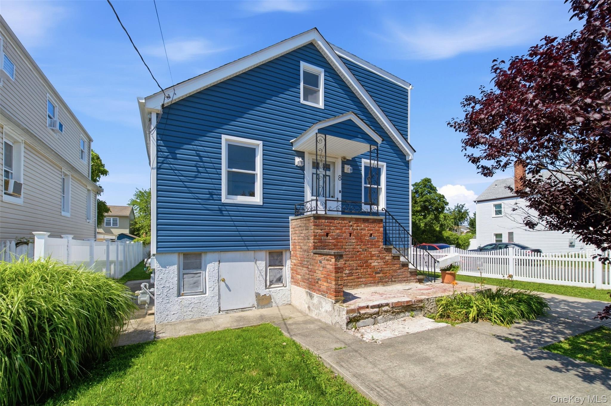 8 5th Street – For Sale photo 2
