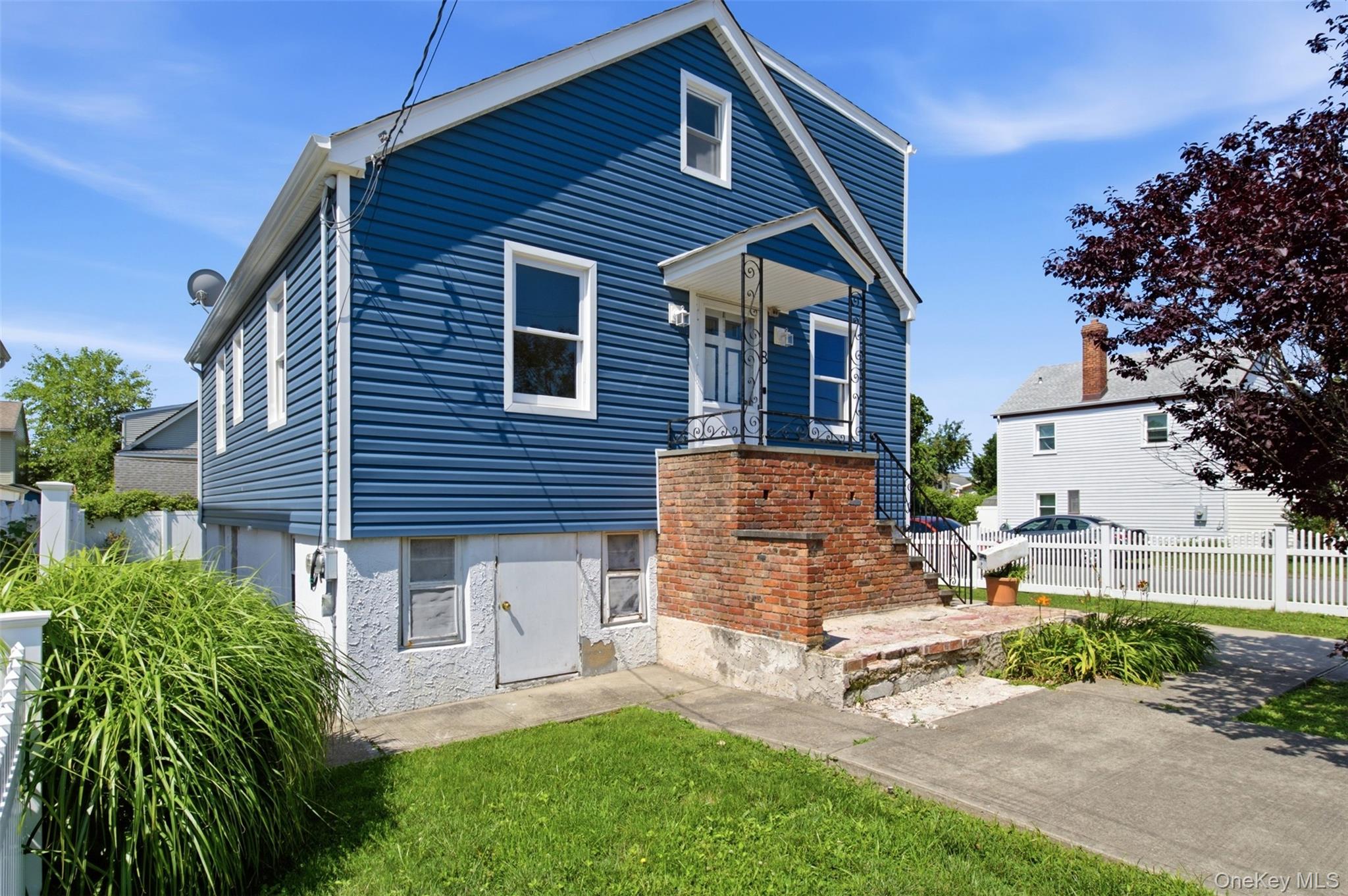 8 5th Street – For Sale photo 3