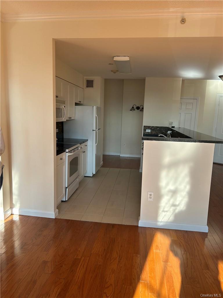 300 Mamaroneck Avenue, Unit 729 photo 6