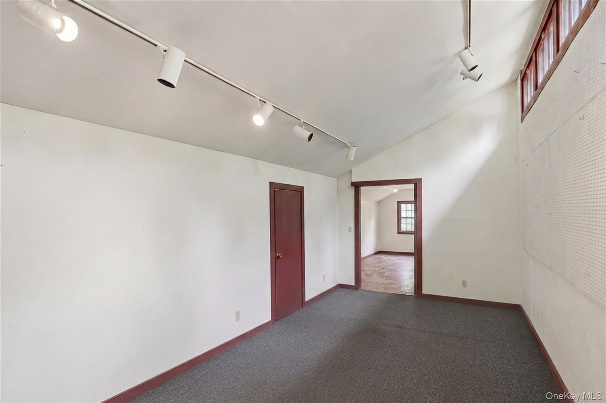 809 Traver Road – For Sale photo 31