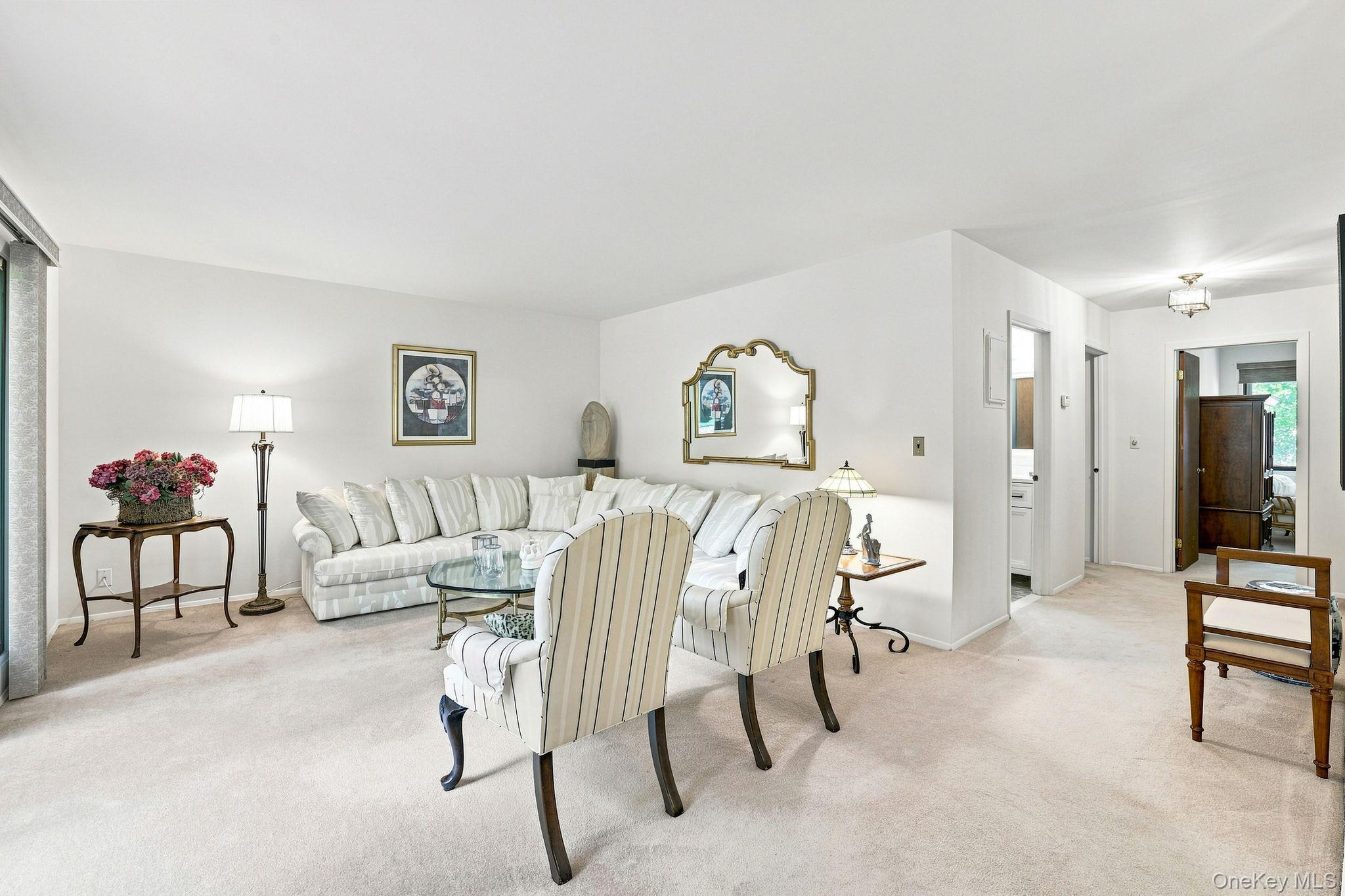 45 Jefferson Oval, Unit H photo 3