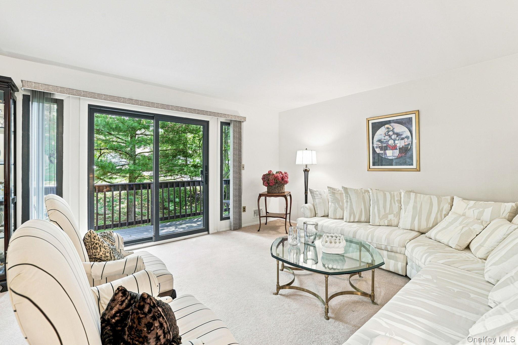 45 Jefferson Oval, Unit H photo 5