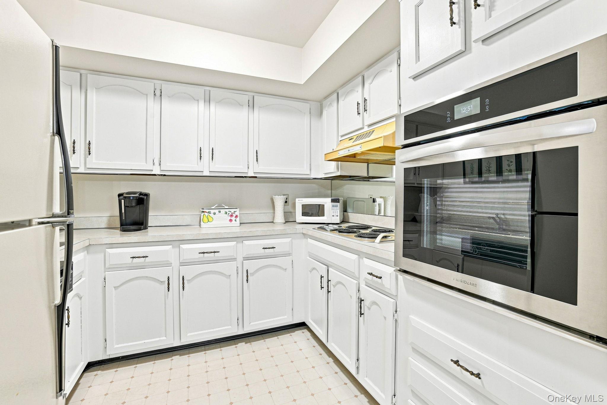 45 Jefferson Oval, Unit H photo 10