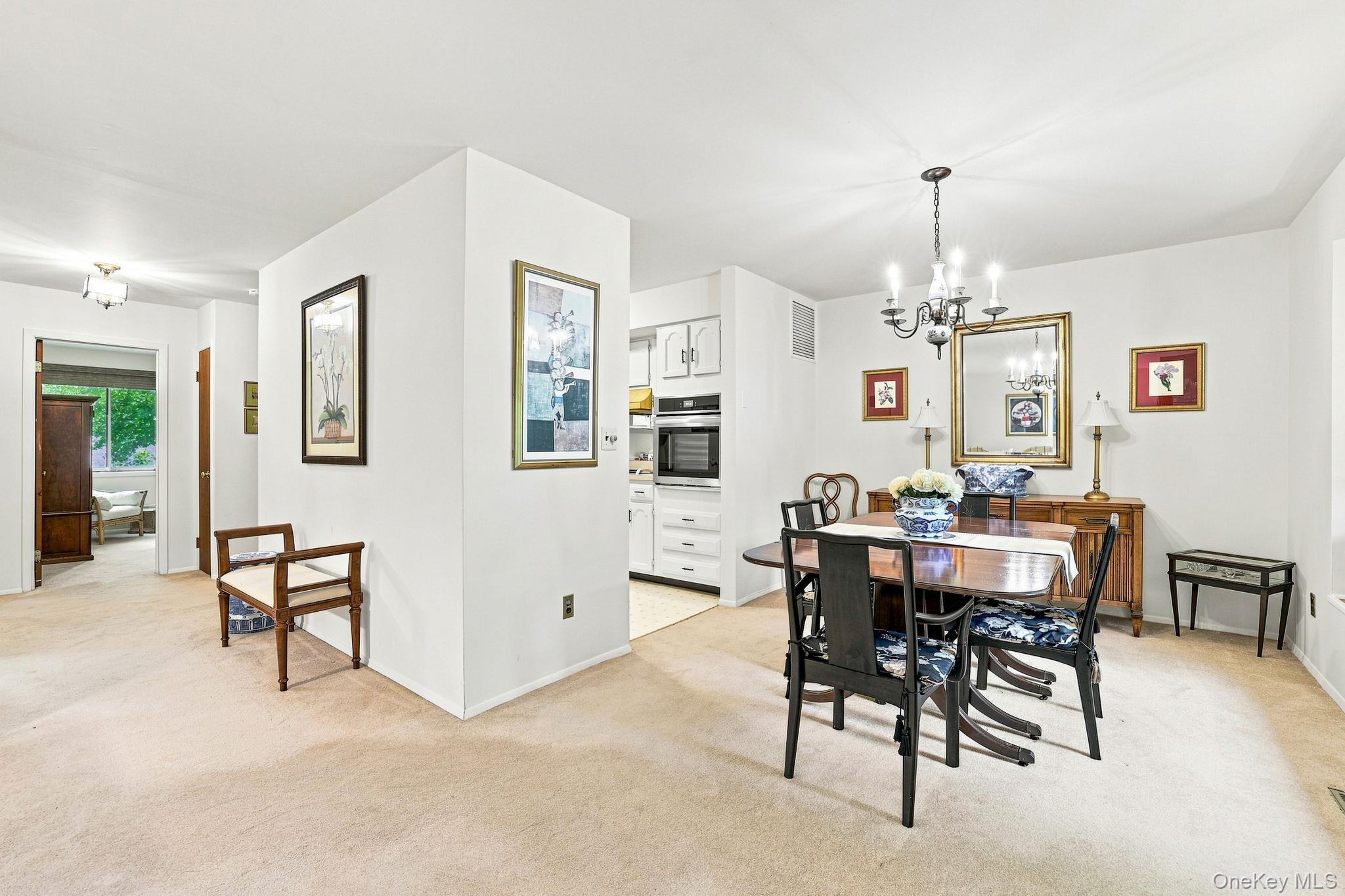 45 Jefferson Oval, Unit H photo 8