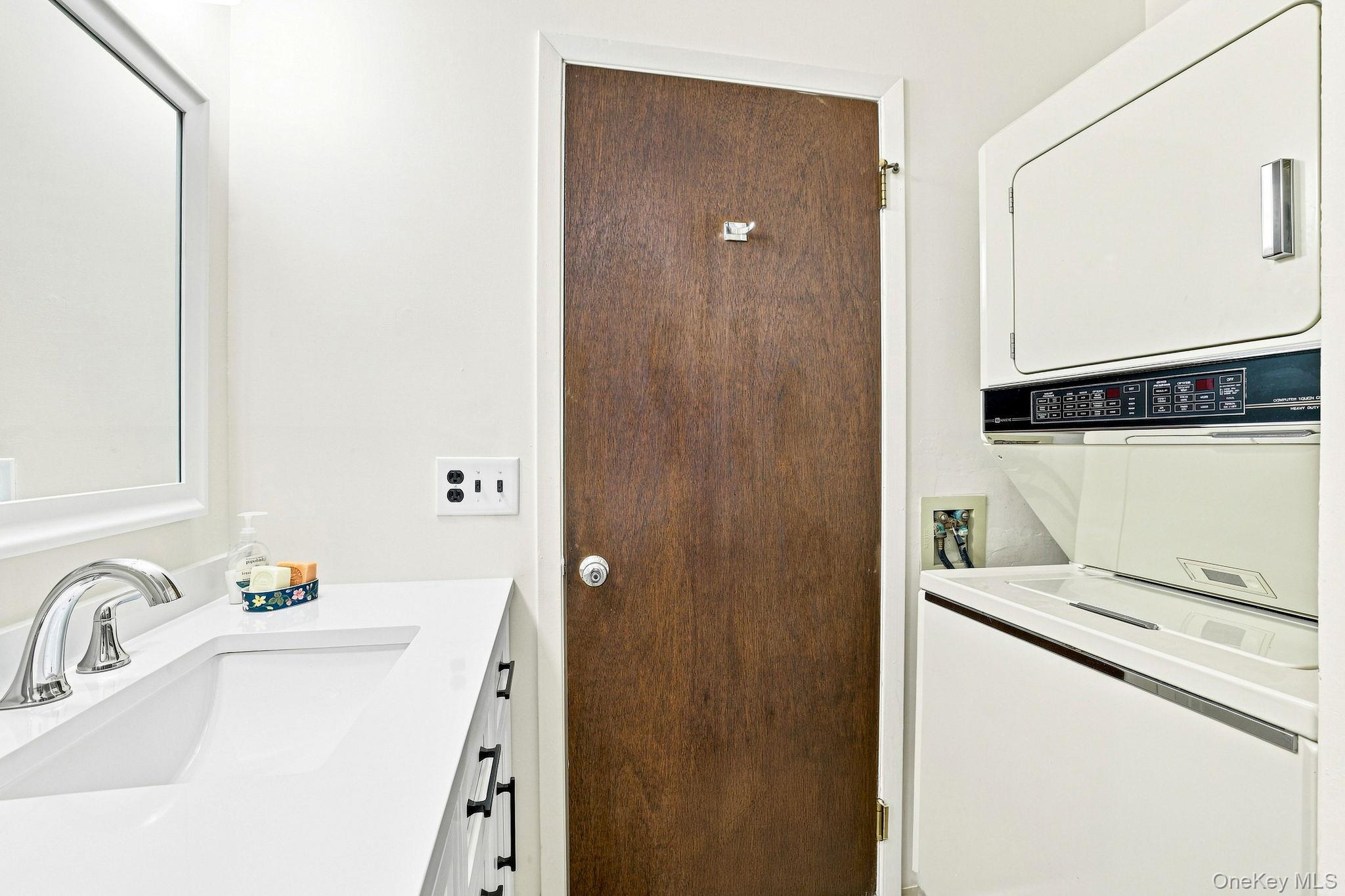 45 Jefferson Oval, Unit H photo 13