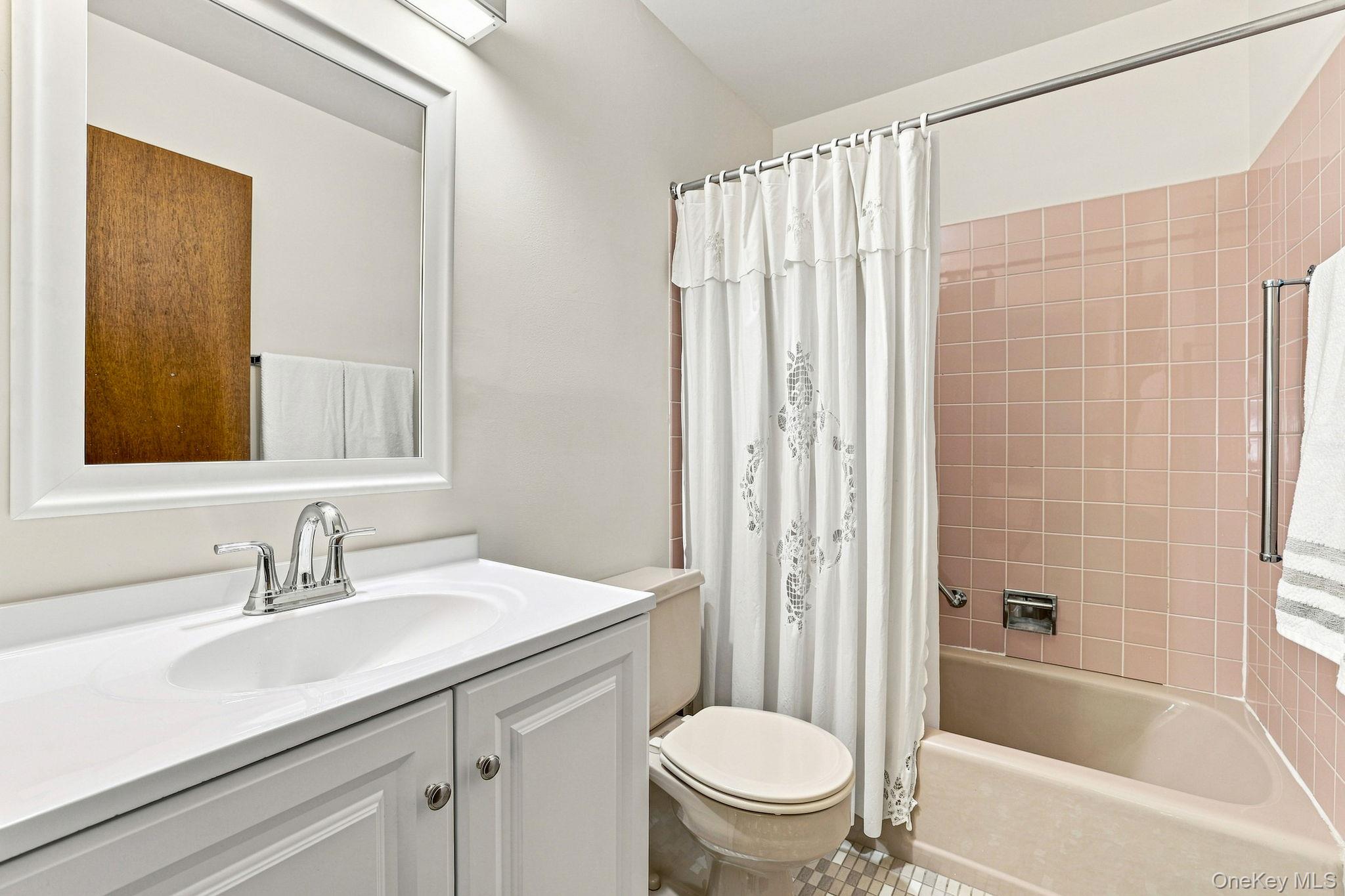 45 Jefferson Oval, Unit H photo 16