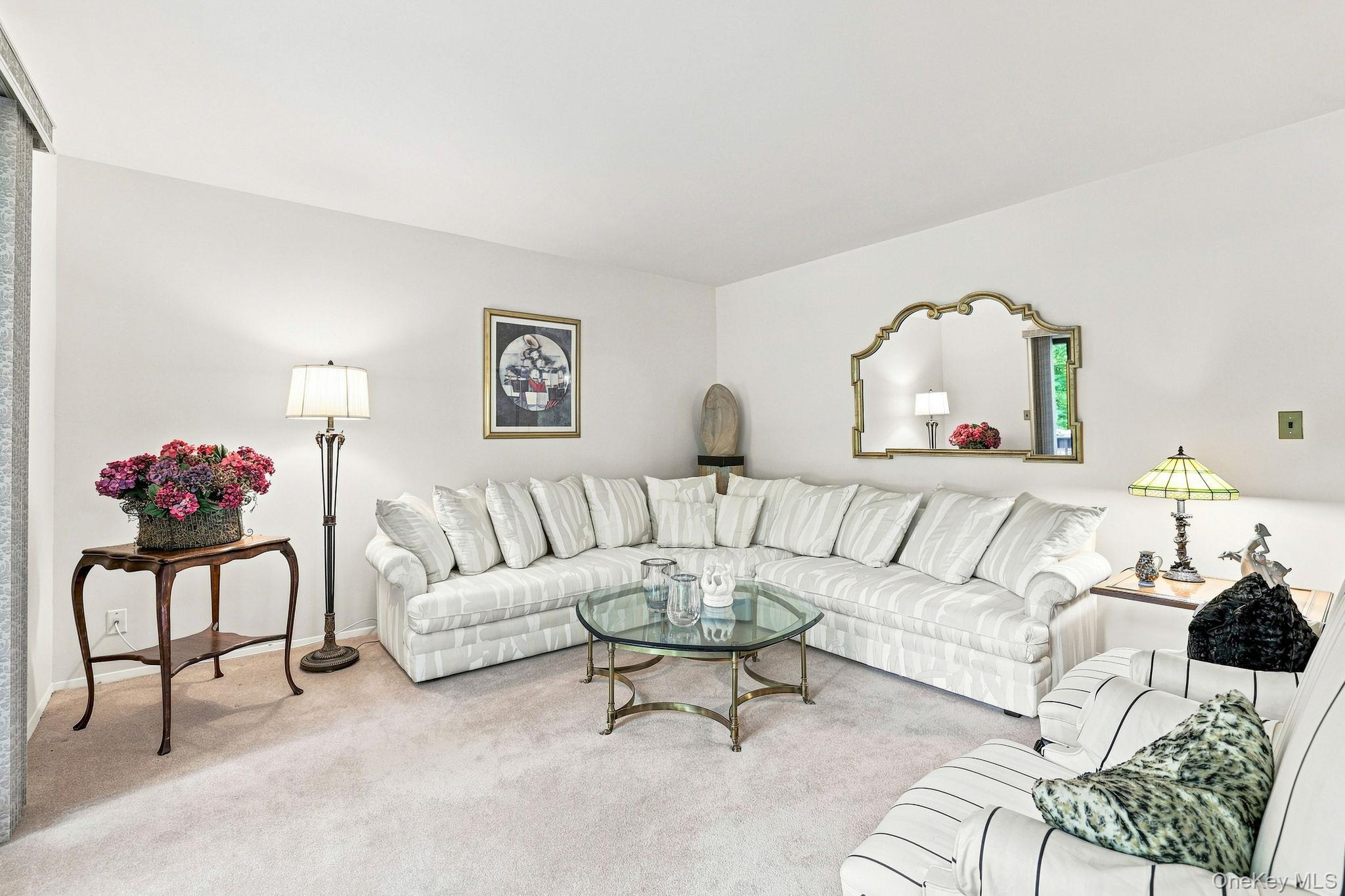 45 Jefferson Oval, Unit H photo 4