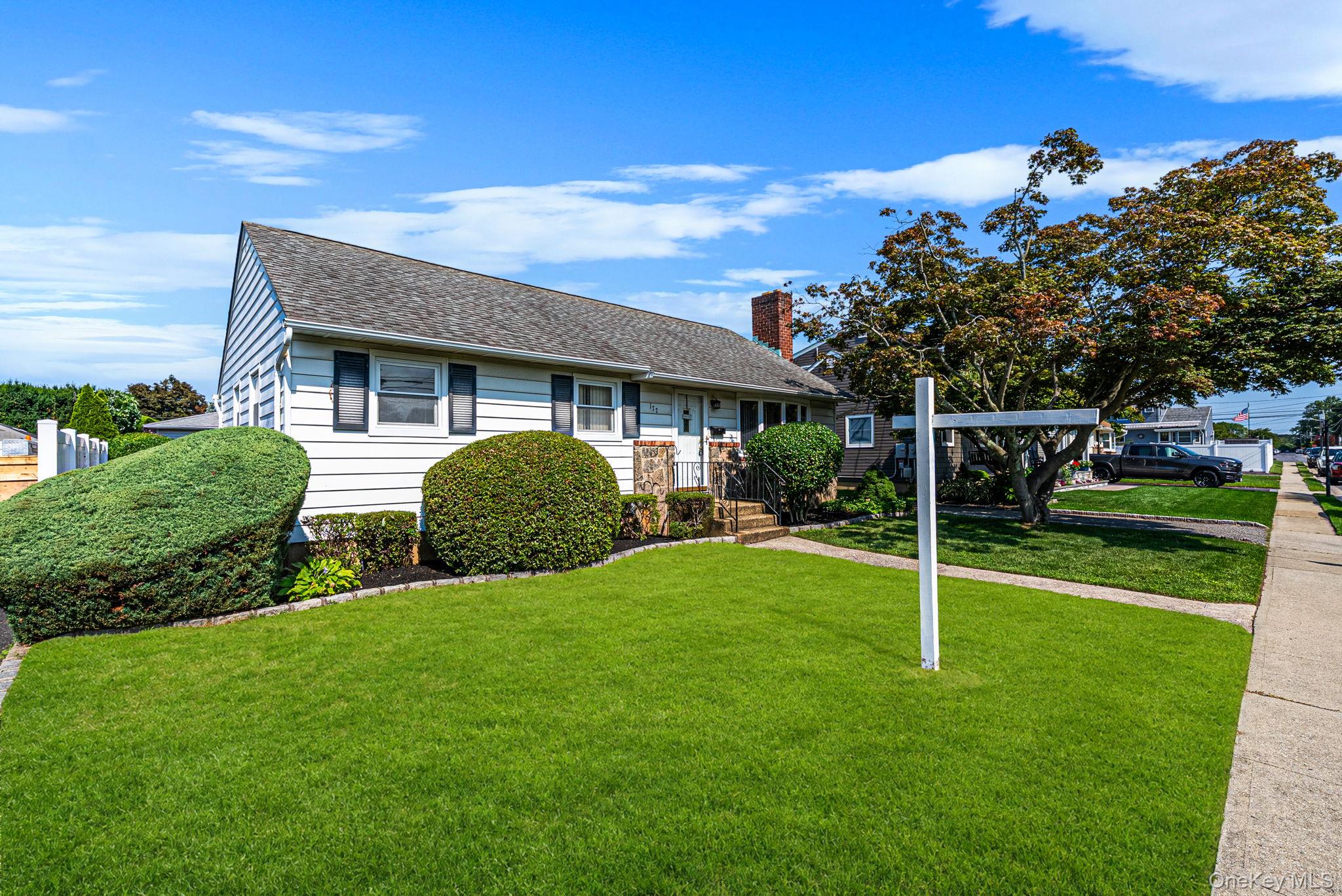 177 10th Street – For Sale photo 2