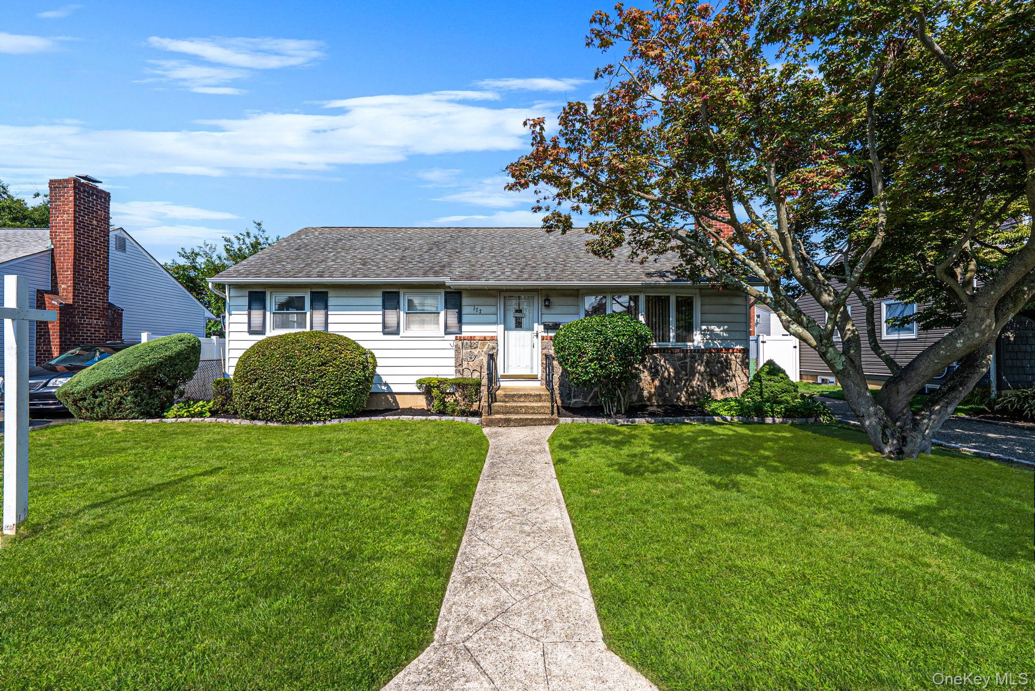 177 10th Street – For Sale