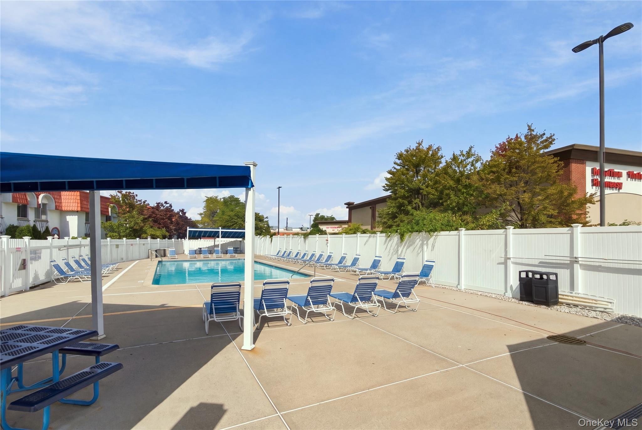 1 Alhambra Drive – For Sale photo 16