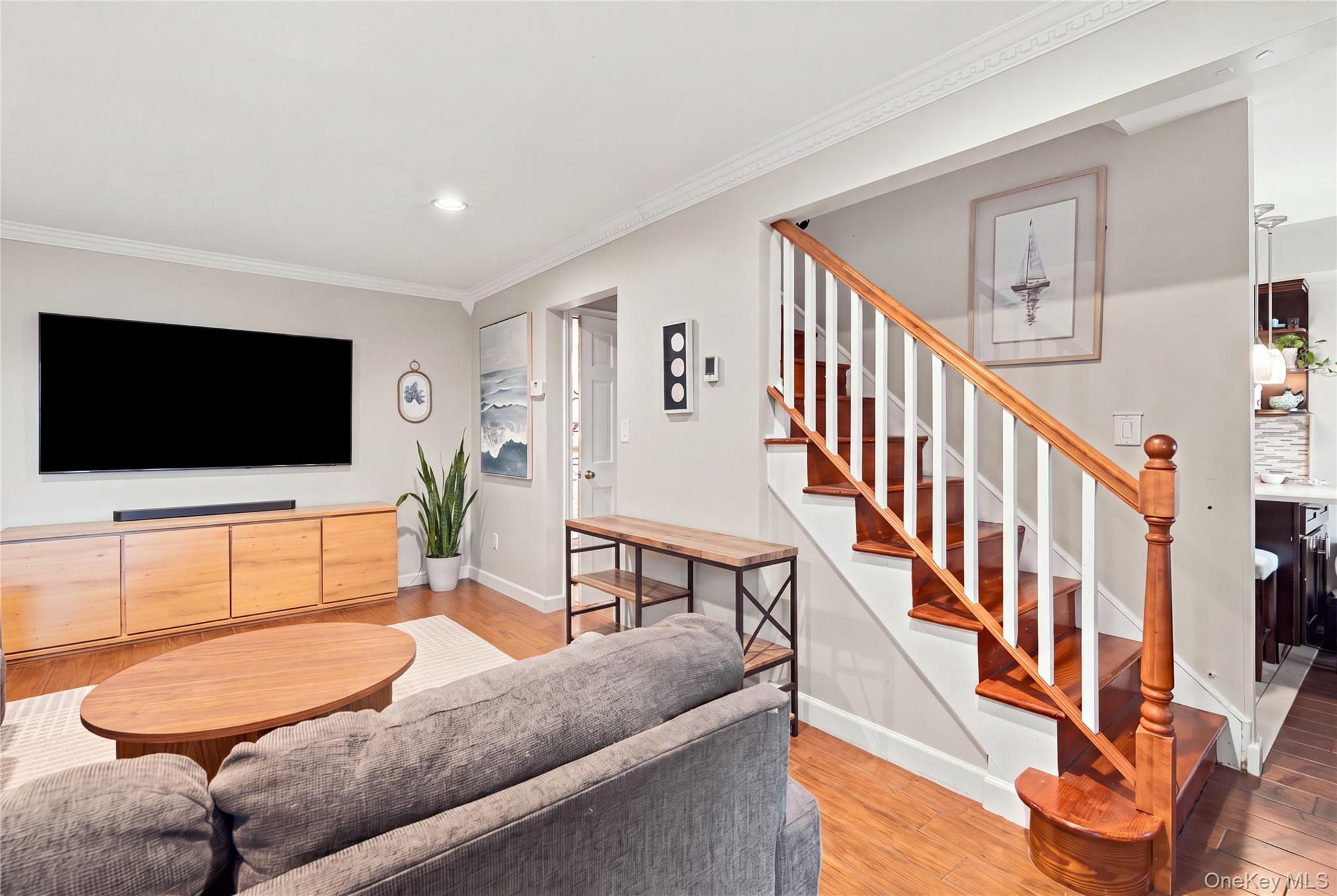 1 Alhambra Drive – For Sale photo 3