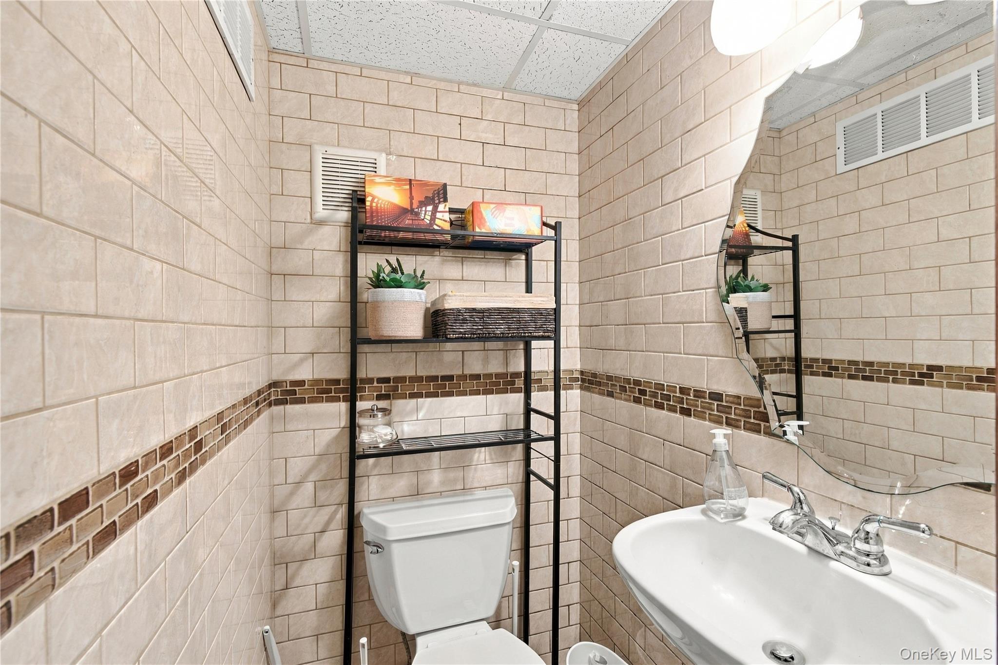 1 Alhambra Drive – For Sale photo 6