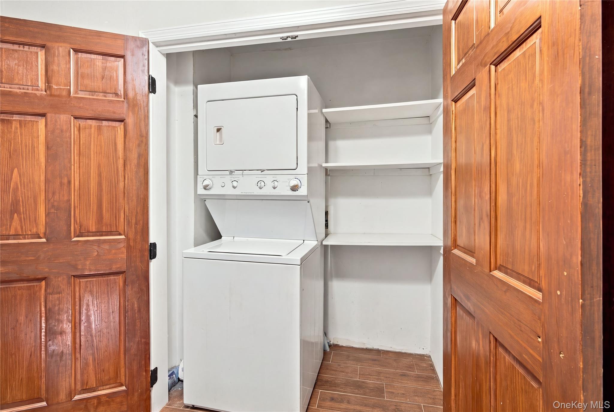 1 Alhambra Drive – For Sale photo 11