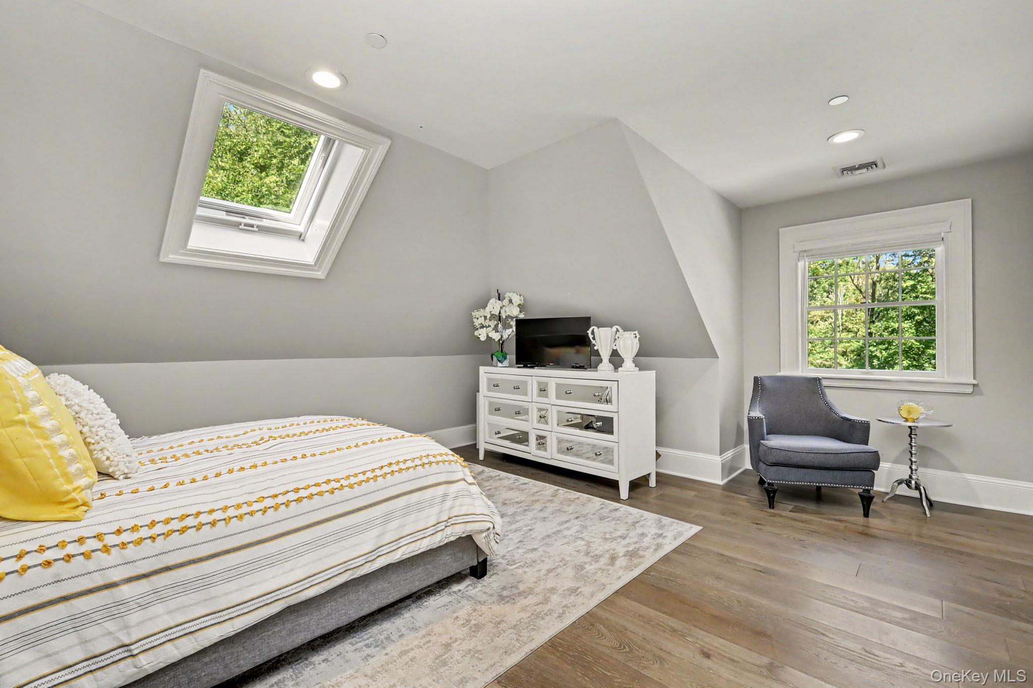 9 Trails End – For Sale photo 33