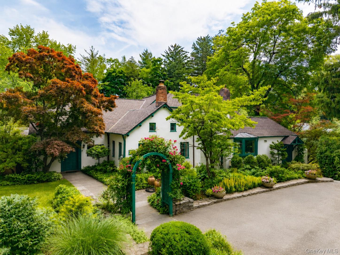 535 Woodlands Road – For Sale