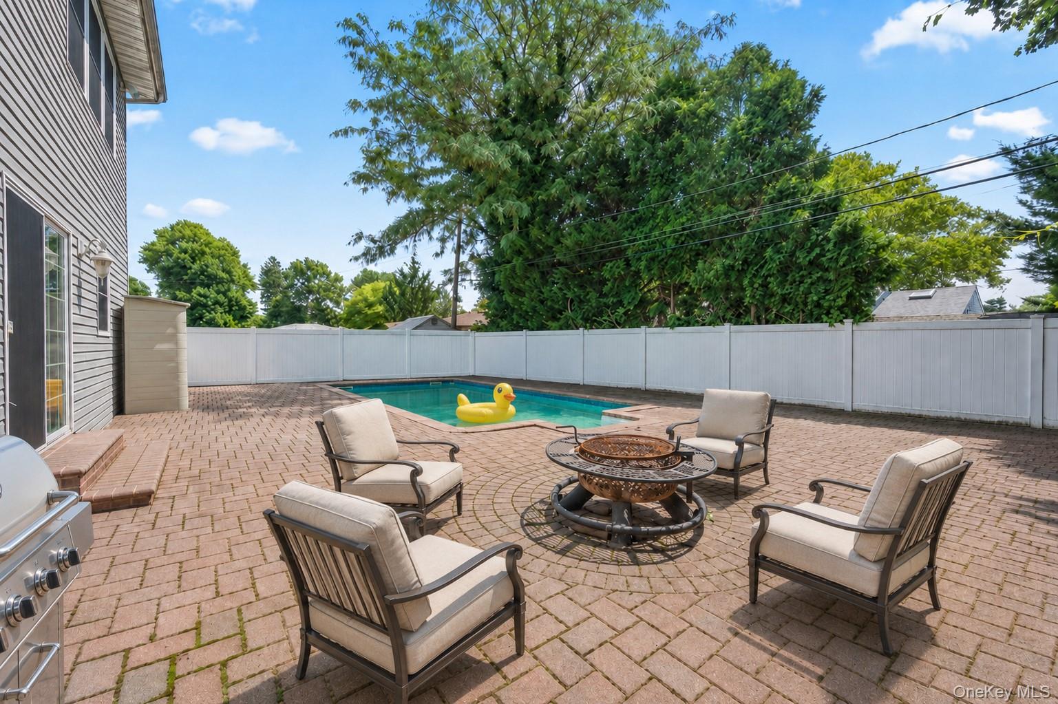 19 Manetto Drive – For Sale photo 21