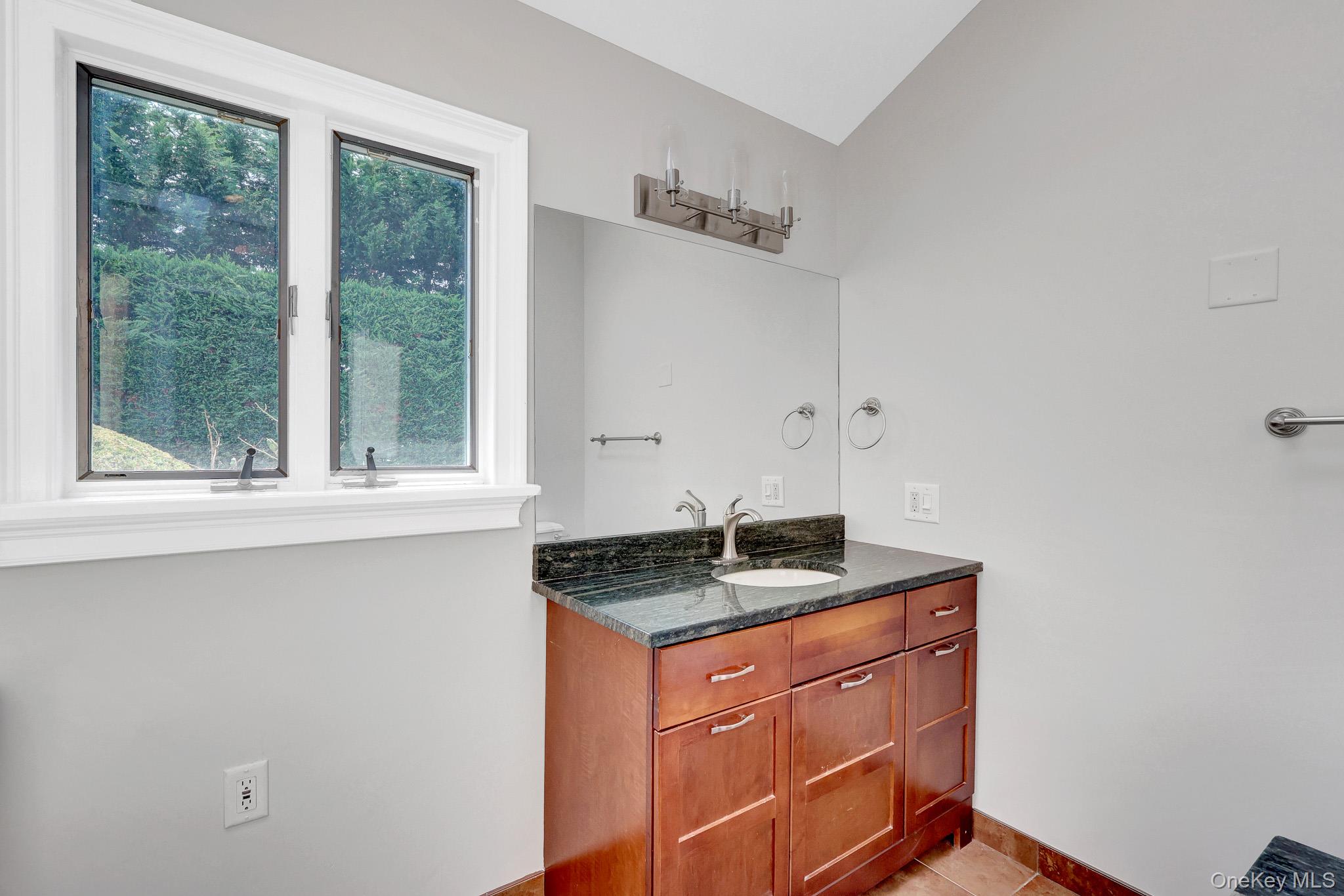 466 W 4th Street – For Sale photo 25