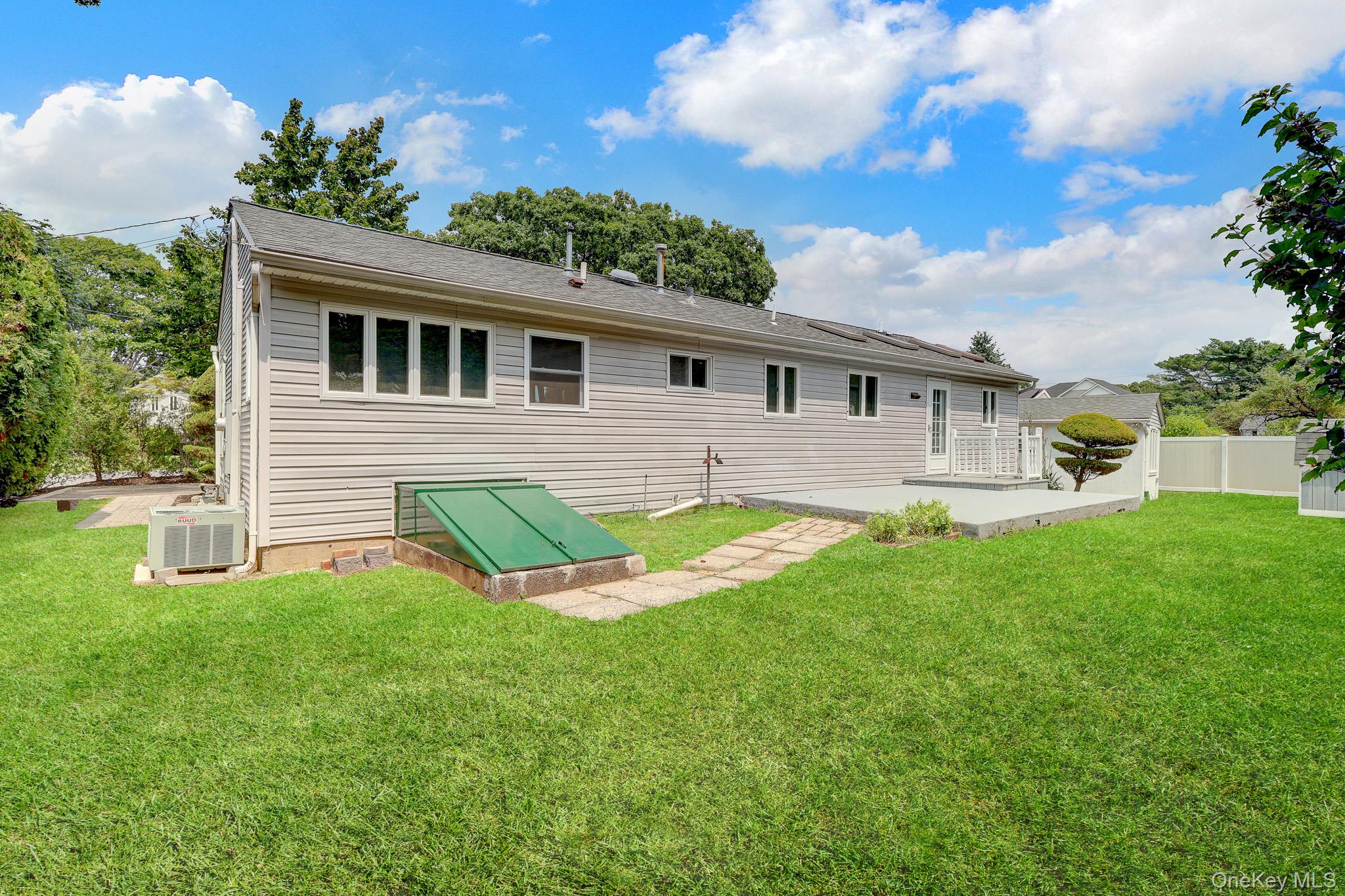 466 W 4th Street – For Sale photo 32