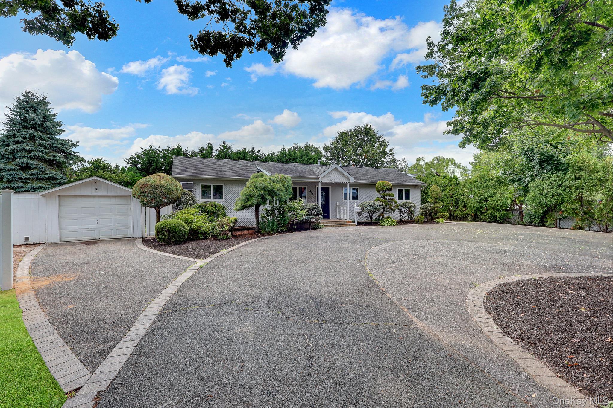 466 W 4th Street – For Sale photo 2