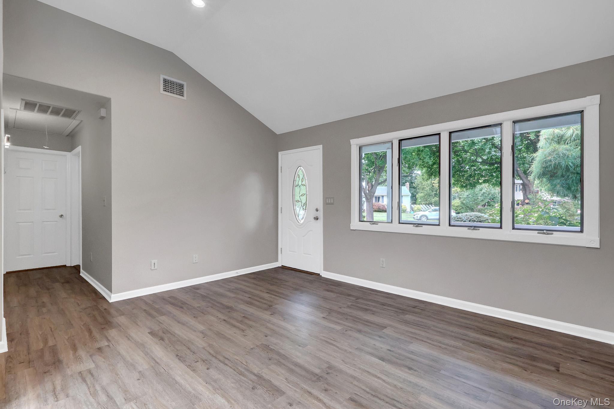 466 W 4th Street – For Sale photo 14