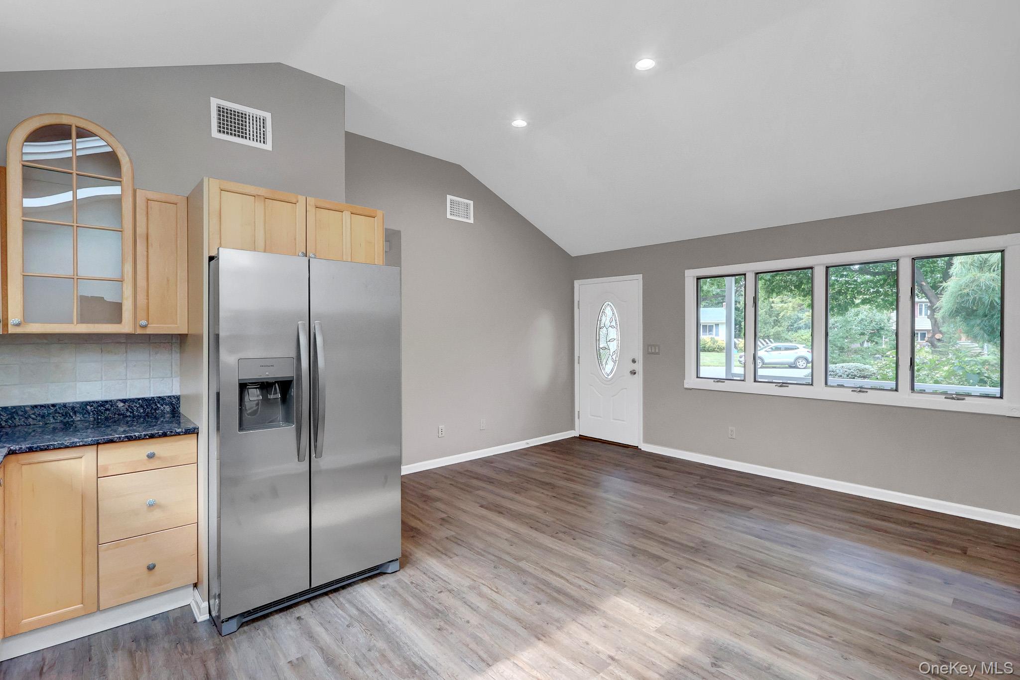 466 W 4th Street – For Sale photo 7