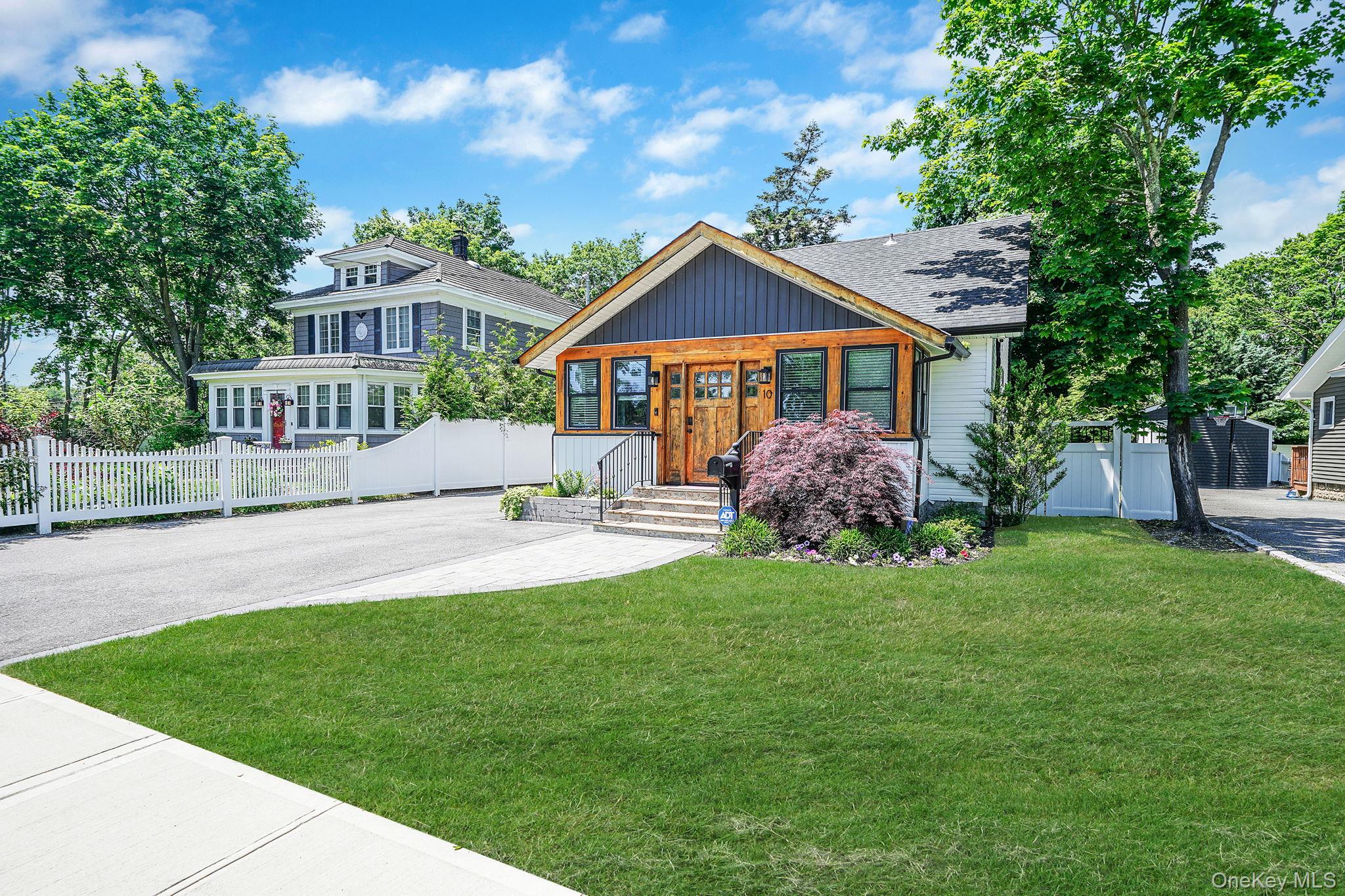 10 Bayview Avenue – For Sale