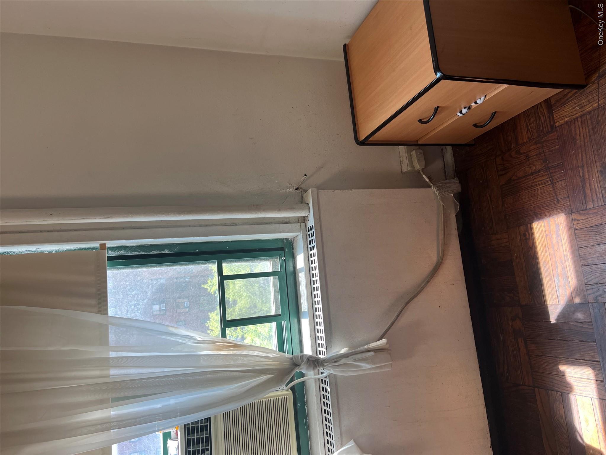1651 Metropolitan Avenue, Unit 5H photo 4