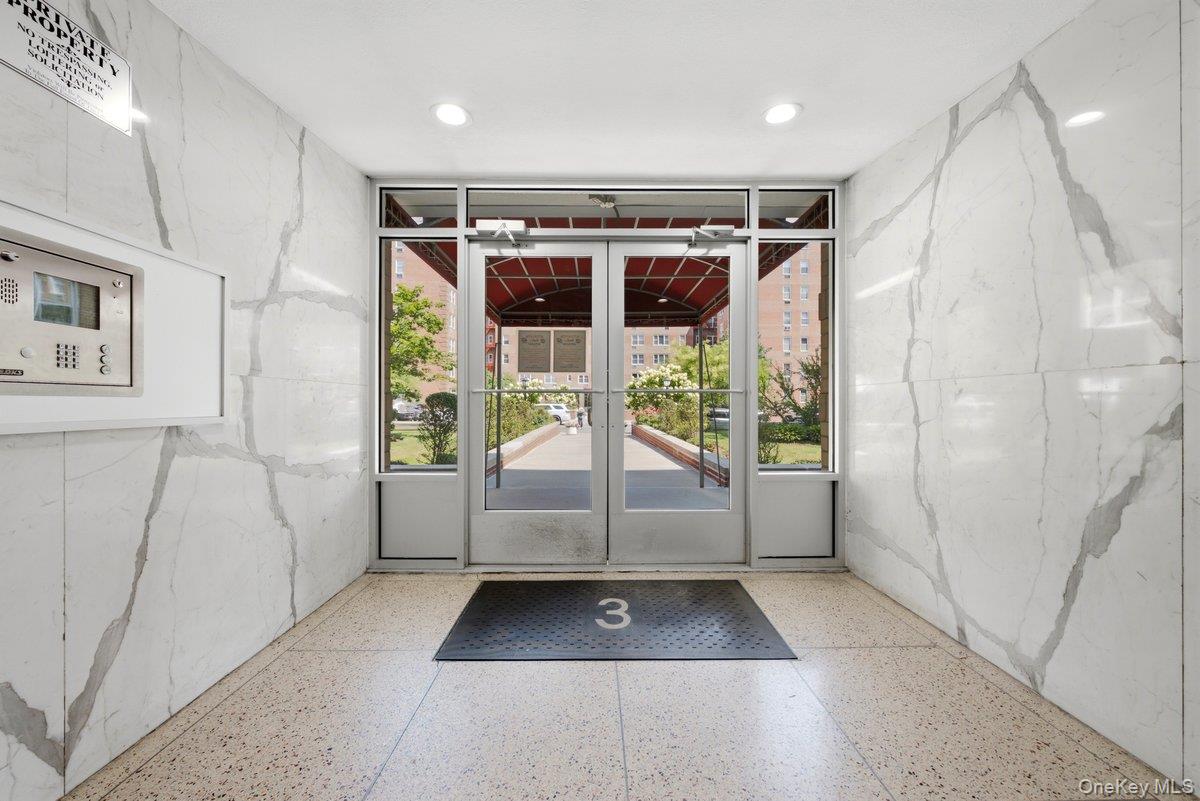 3 Sadore Lane, Unit 7P photo 24