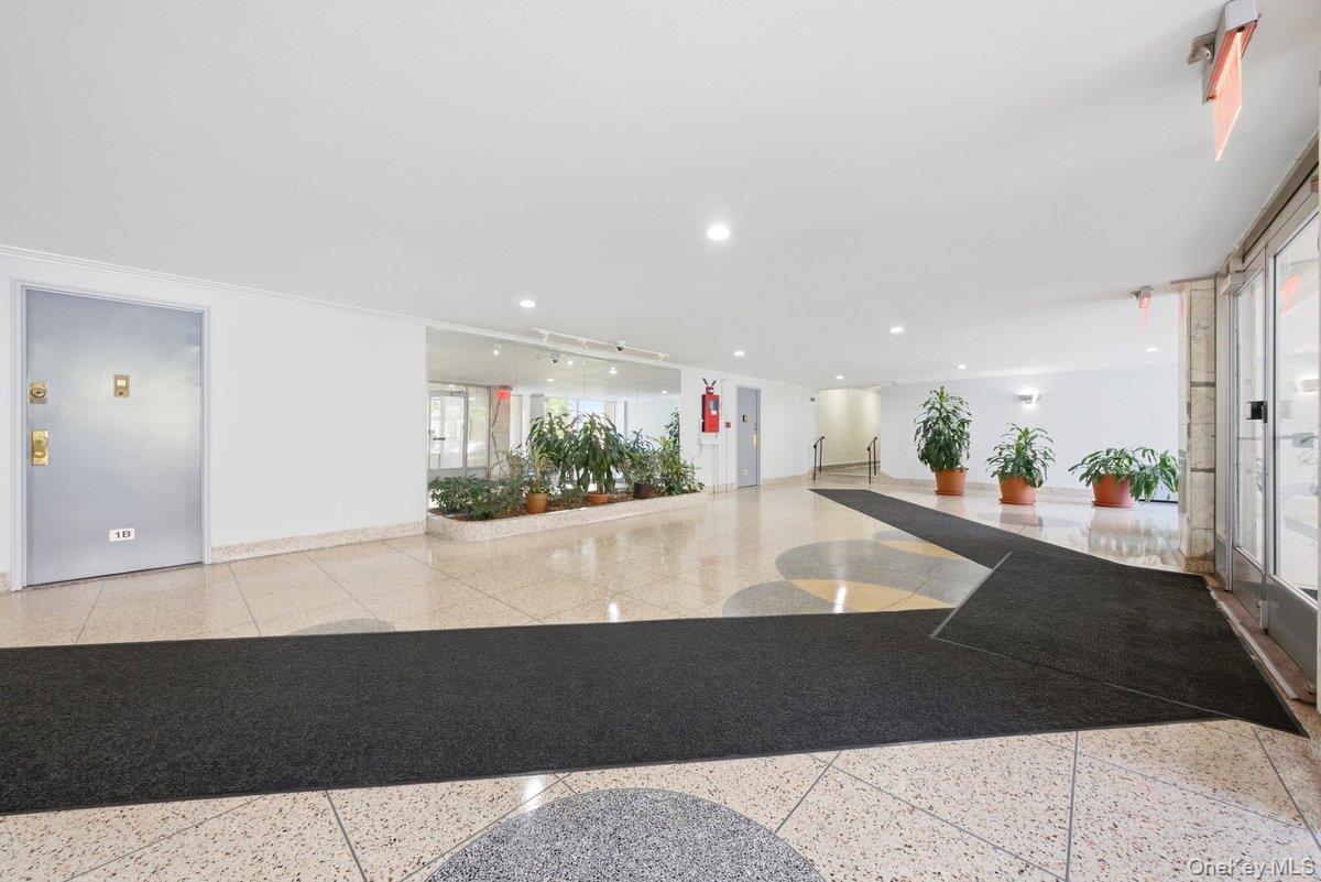 3 Sadore Lane, Unit 7P photo 23