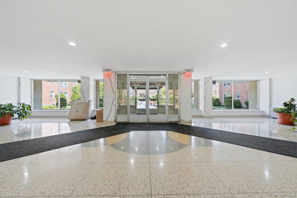 3 Sadore Lane, Unit 7P photo 22