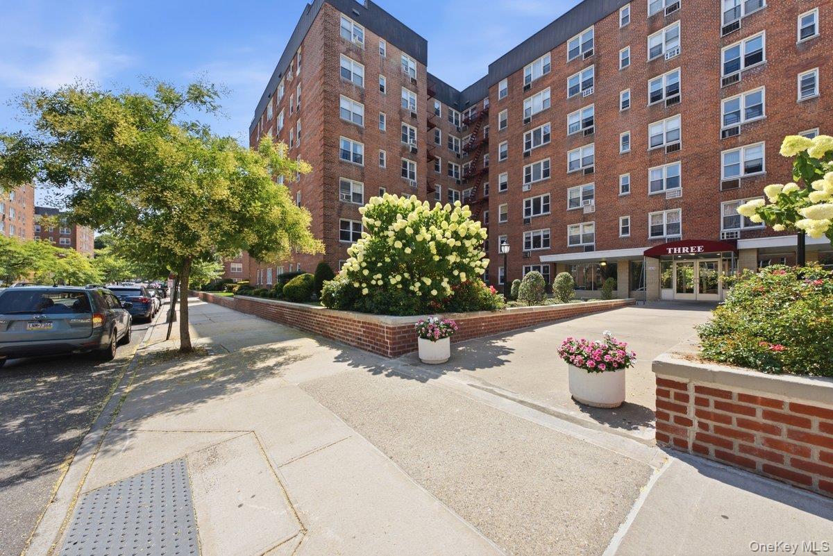 3 Sadore Lane, Unit 7P photo 28