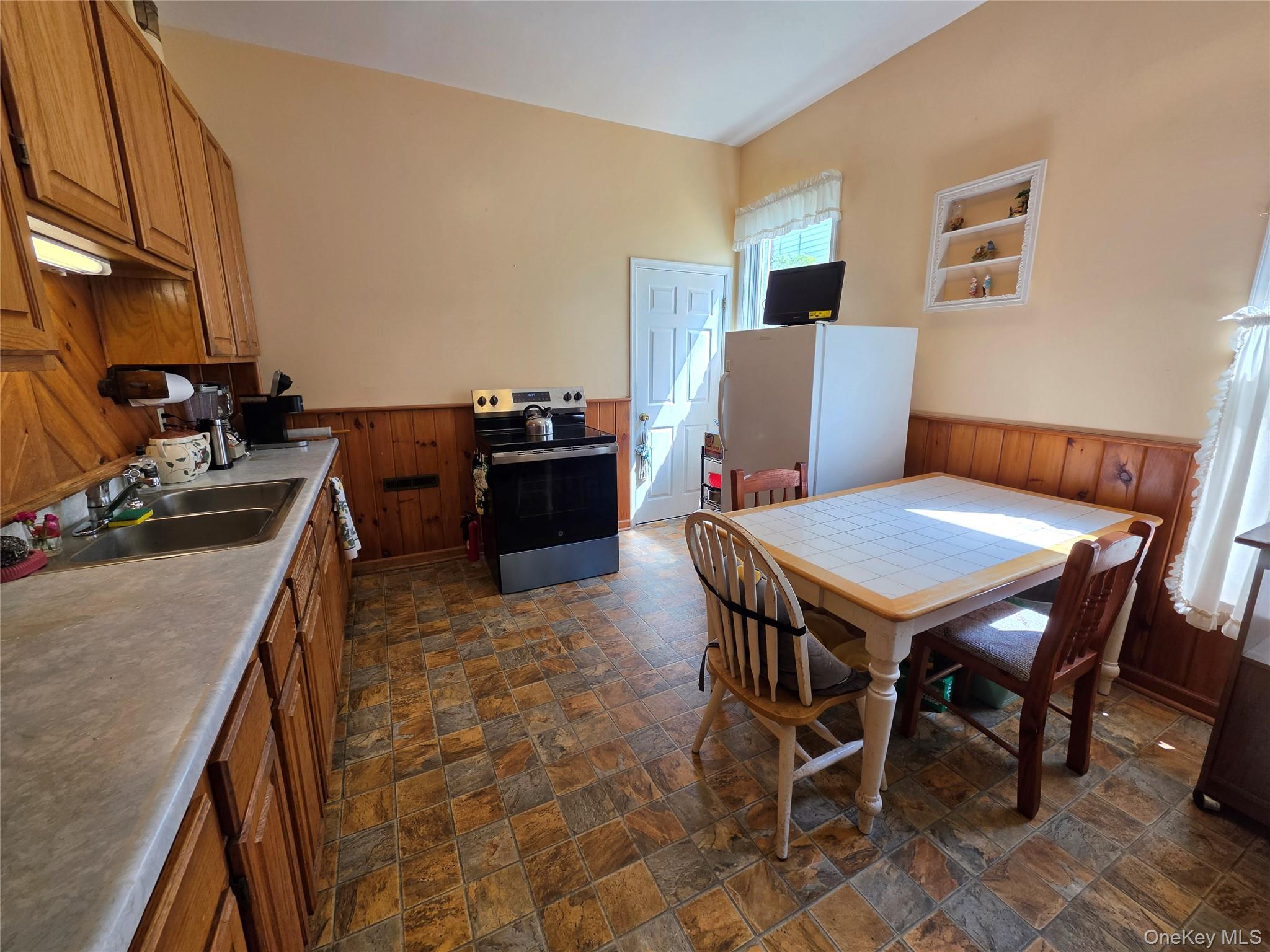 83 Green Street – For Sale photo 13