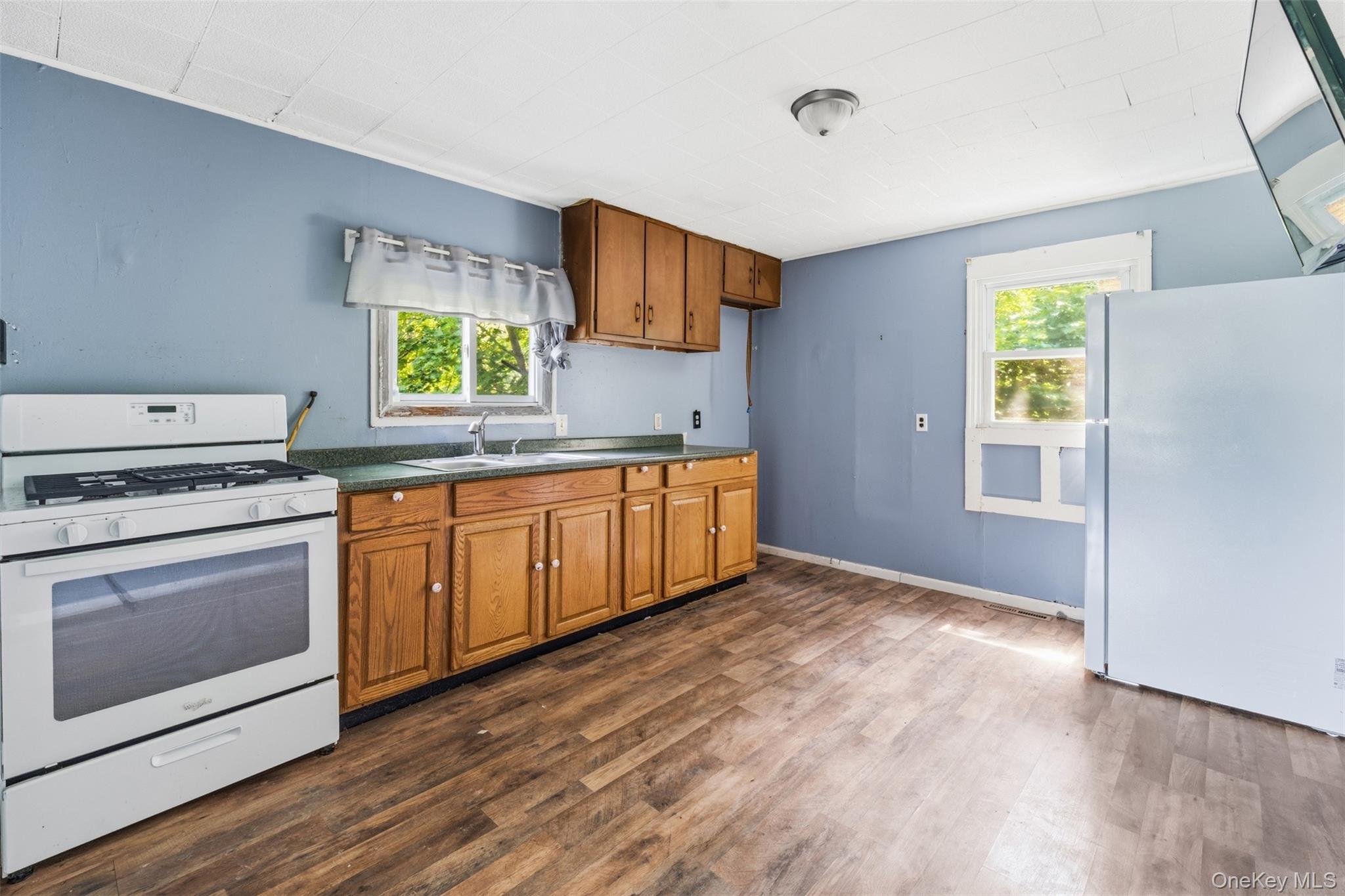 26 Weitz Road – For Sale photo 4