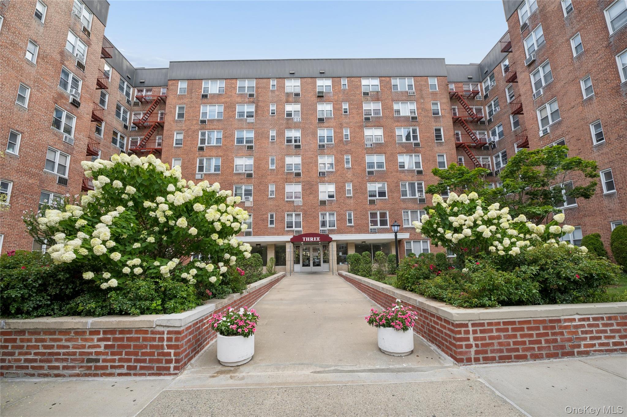 3 Sadore Lane, Unit 7T