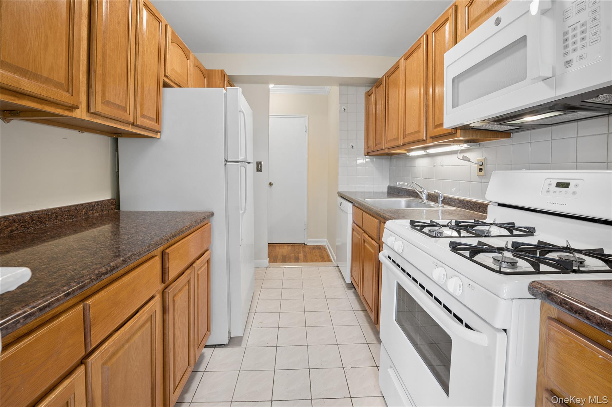 3 Sadore Lane, Unit 7T photo 12
