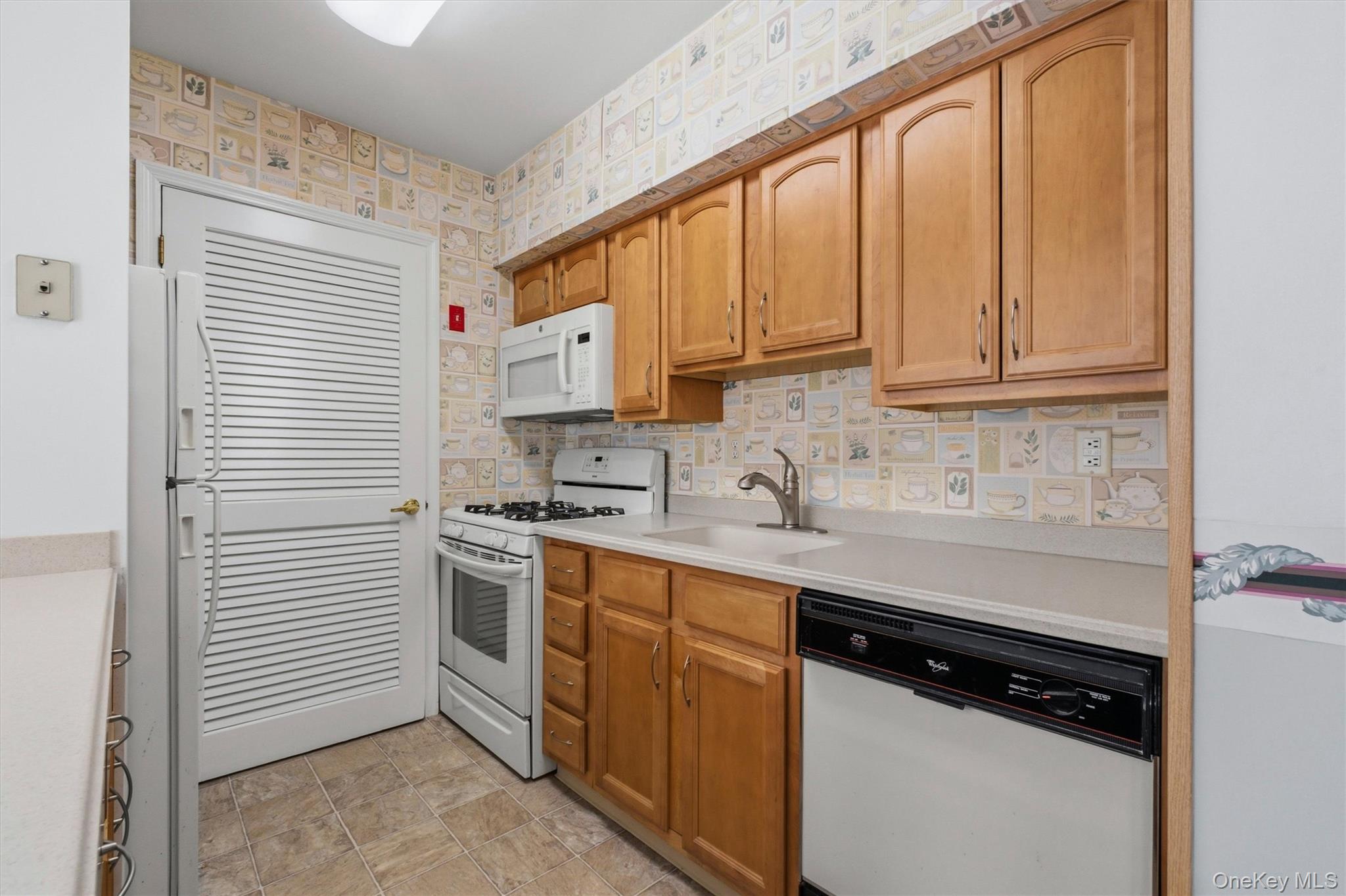 1002 Washington Green, Unit AG2 photo 14