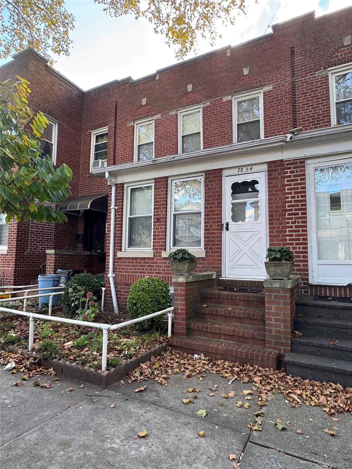 7854 75th Street – For Sale
