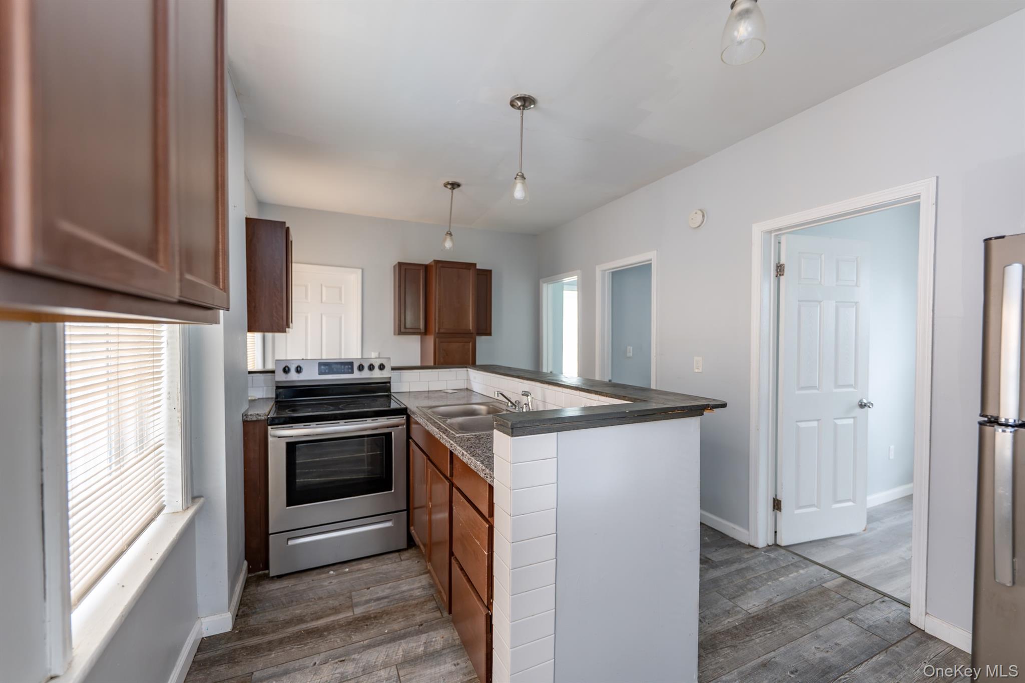 102 Henry Street – For Sale photo 7