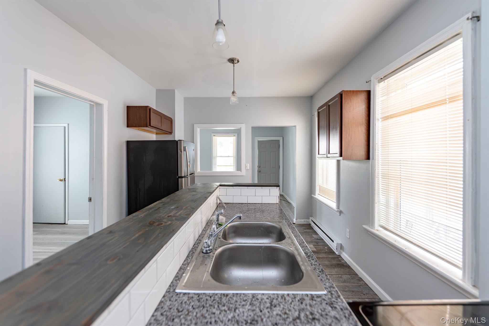 102 Henry Street – For Sale photo 9