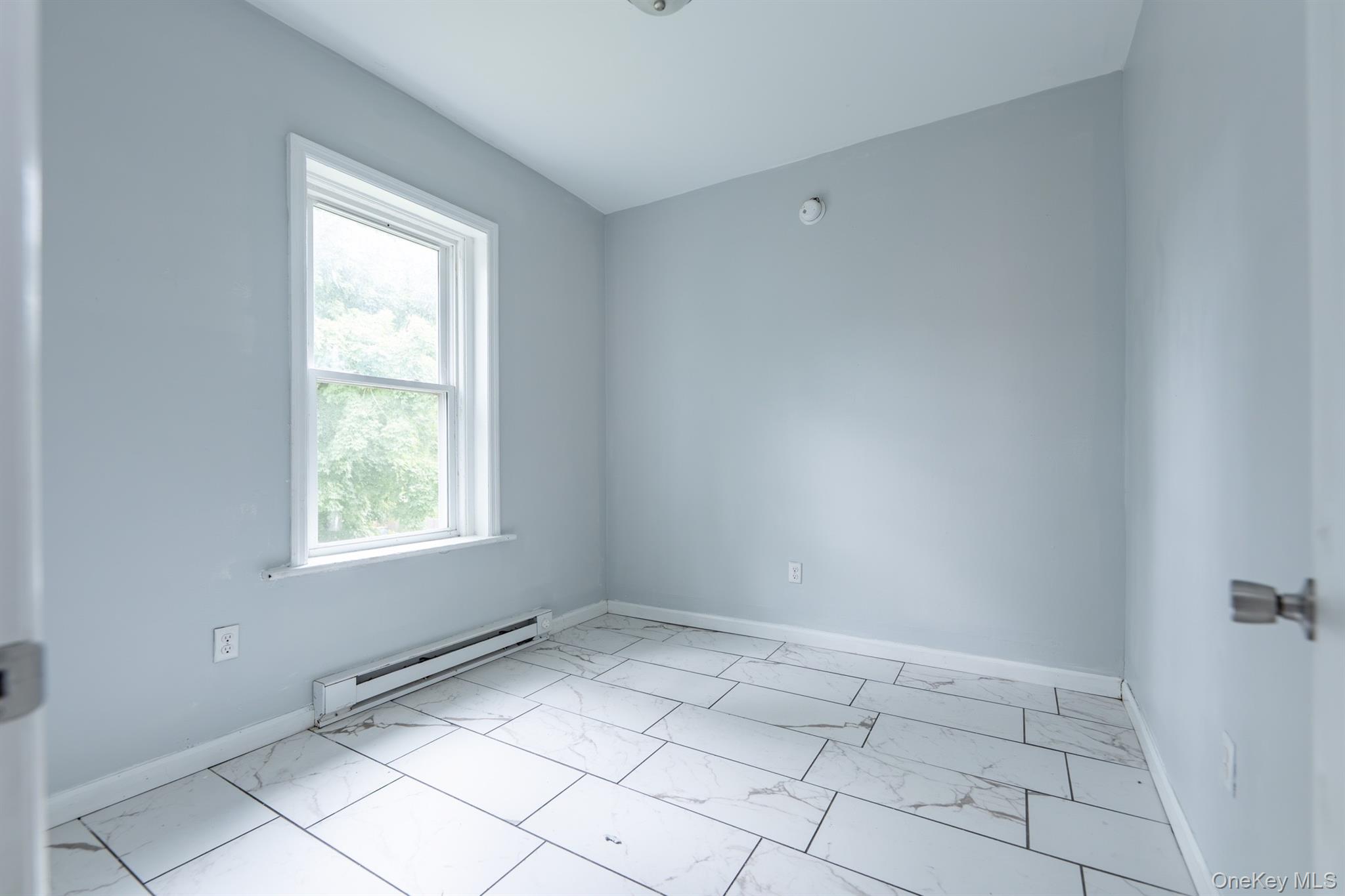 102 Henry Street – For Sale photo 23