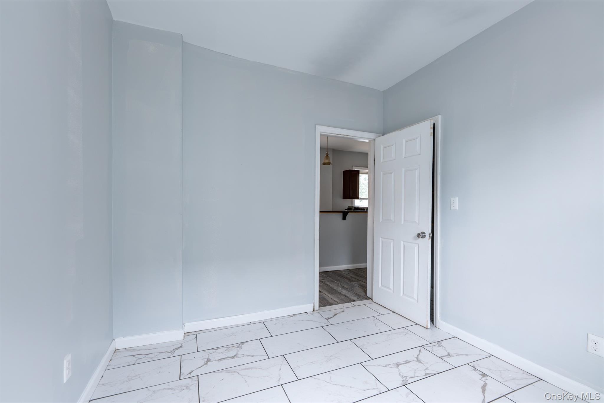 102 Henry Street – For Sale photo 20