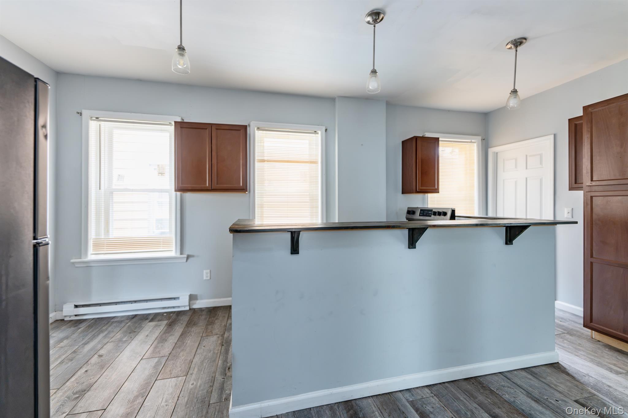 102 Henry Street – For Sale photo 8