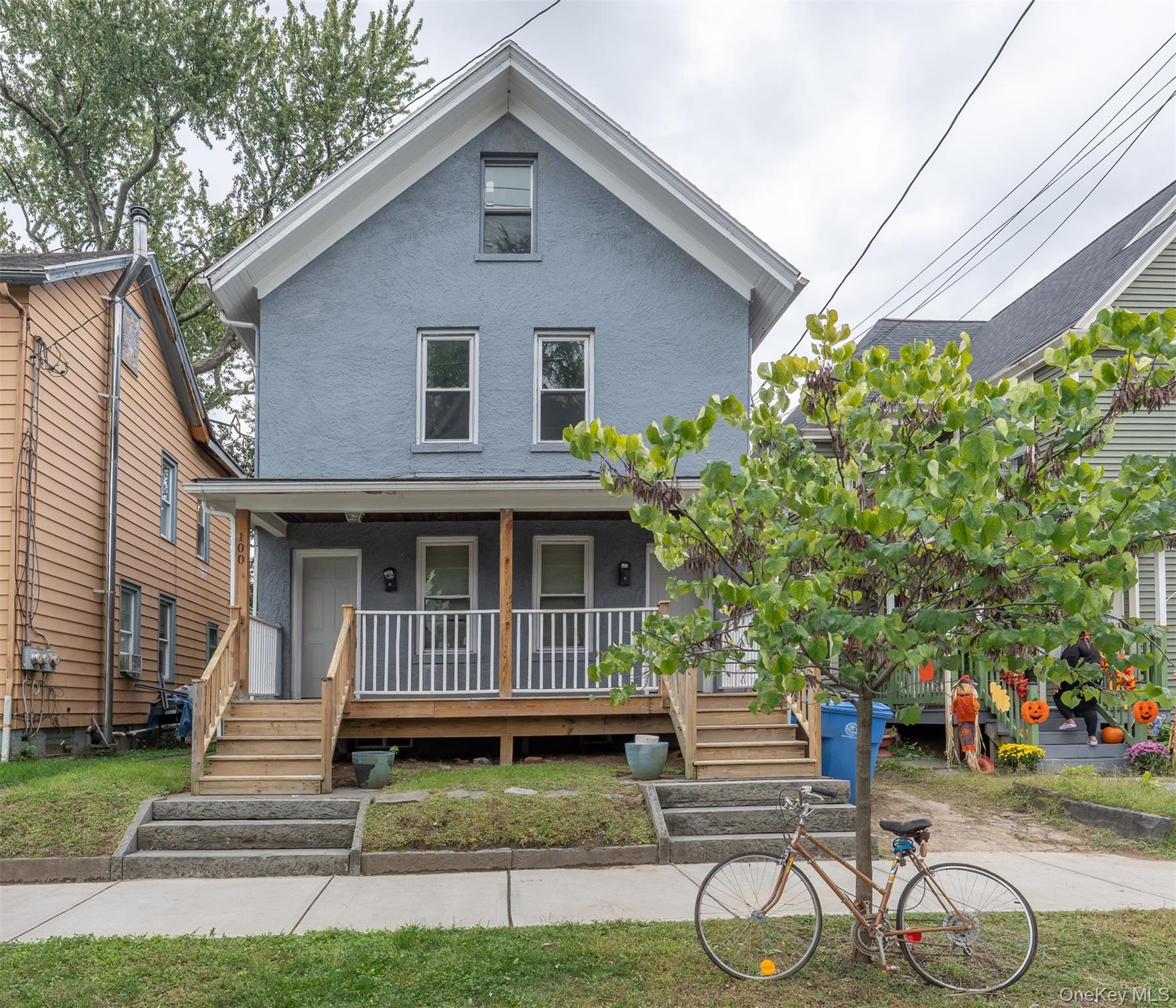 102 Henry Street – For Sale